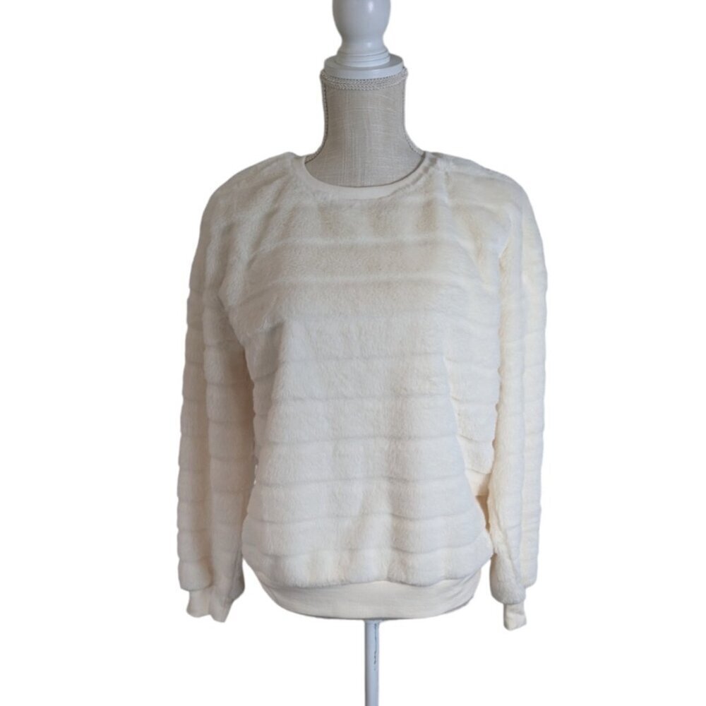 Steve Madden Cream Pullover Crew Neck Top